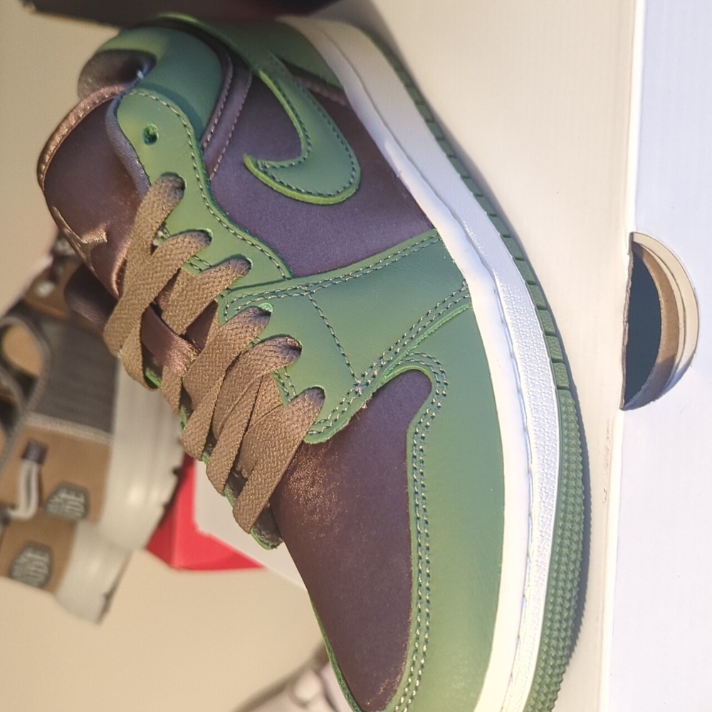 JORDAN 1 LOW